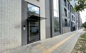 Cohost I Nicely Designed New Apt W-Garage Parking & Self Check-In